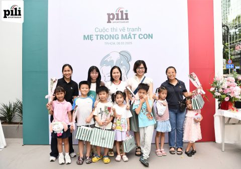 Pili cuoc thi ve tranh me trong mat con thumb