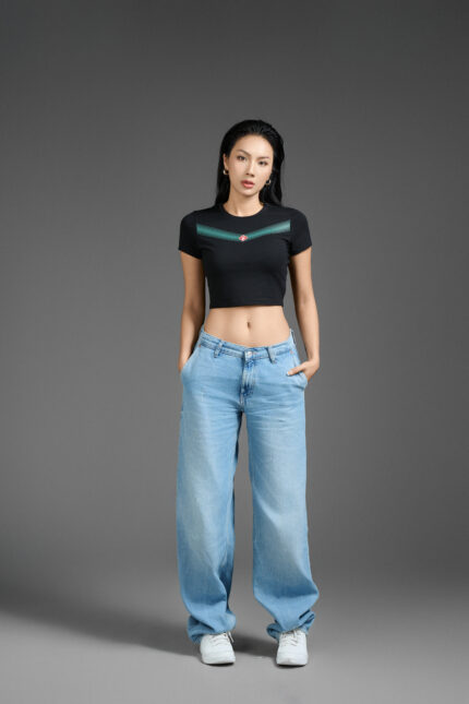 [COMING SOON] Áo T-shirt Croptop Nữ PILI Hoạ Tiết In Chữ V