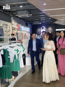 Madam Nguyễn Thị Phương Thảo ghé thăm PILI Fashion: Khơi nguồn cảm hứng bứt phá năm mới madam nguyen thi phuong thao