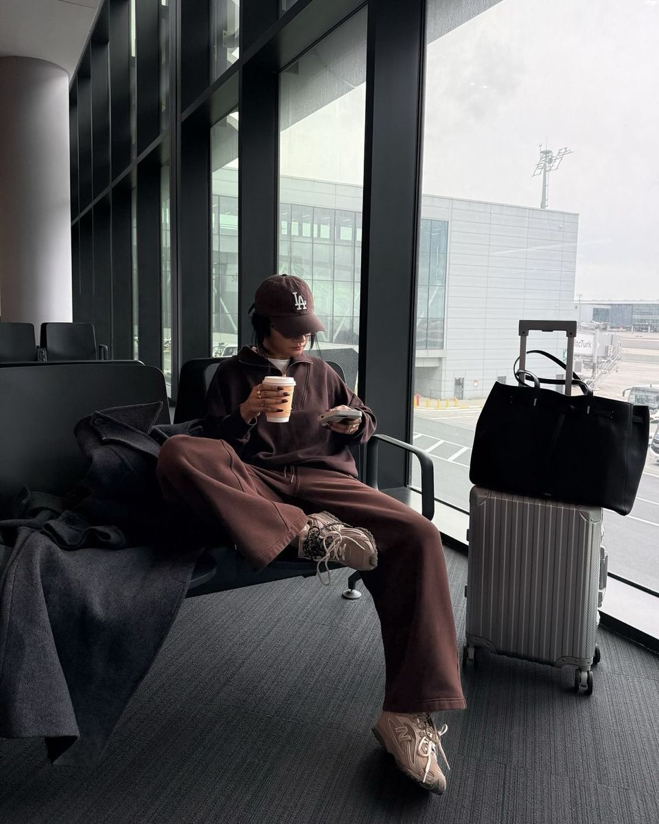 phối đồ thời trang sân bay set đồ thời trang đồng điệu