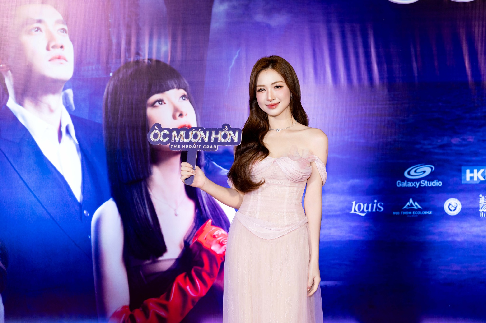 PILI Fashion hân hạnh đồng hành cùng buổi Premiere “Ốc Mượn Hồn” hoa minzy oc muon hon