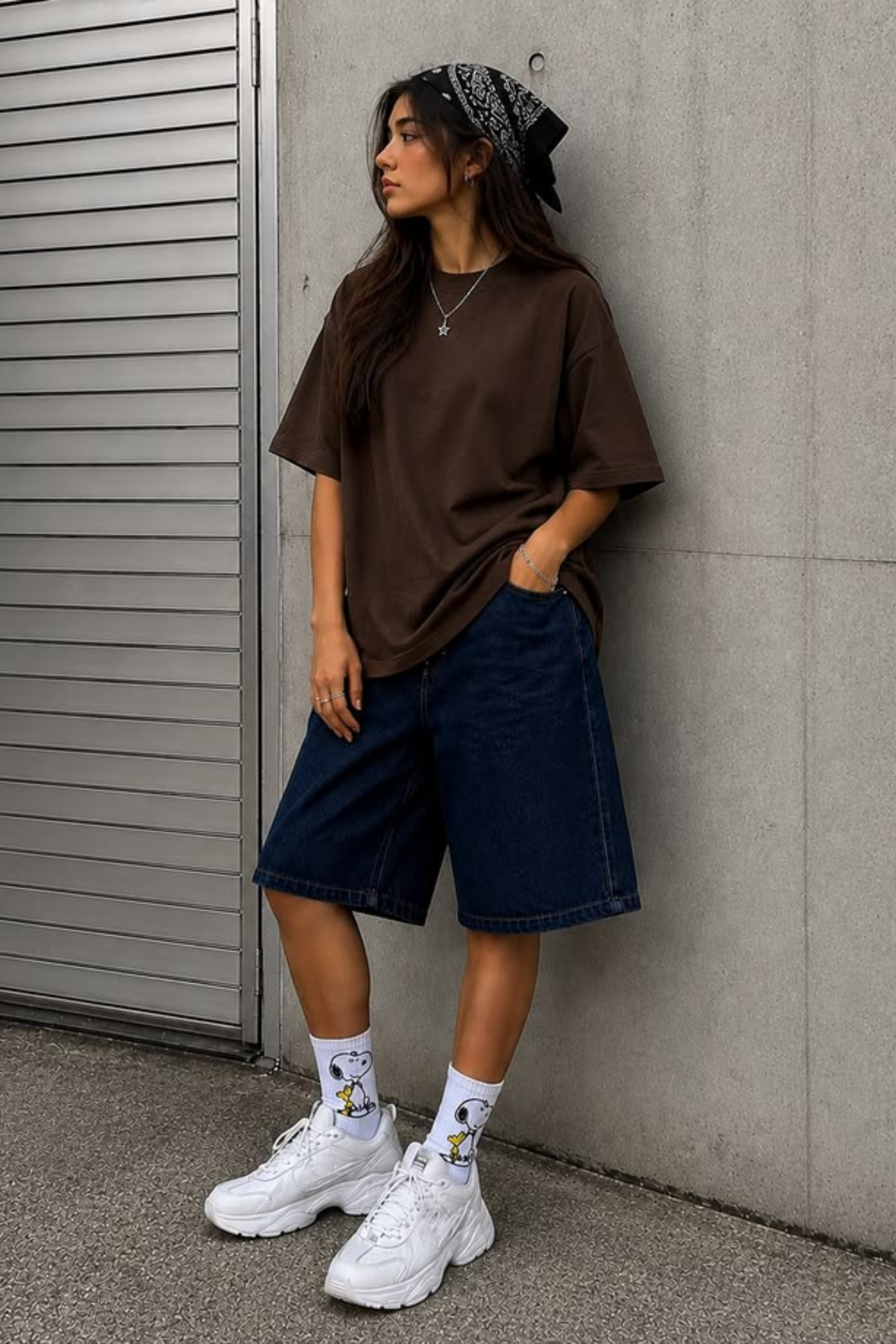 Áo thun form rộng mặc với quần gì đẹp? 10+ gợi ý lên đồ xuống phố ao thun phoi quan tay short ngan