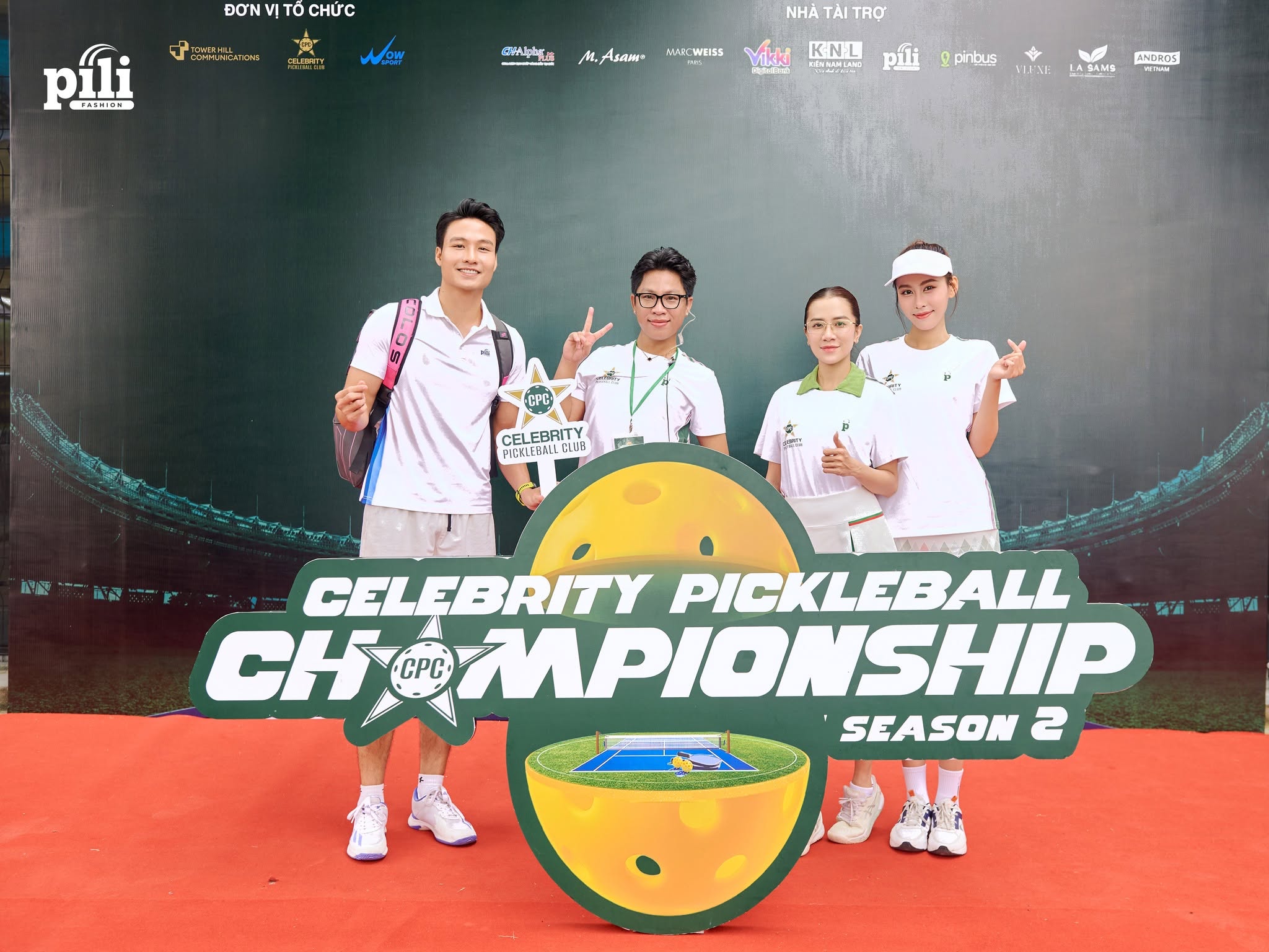 Tại sao áo thun đồng phục cổ tròn luôn là lựa chọn hàng đầu của các doanh nghiệp? celebrity pickleball