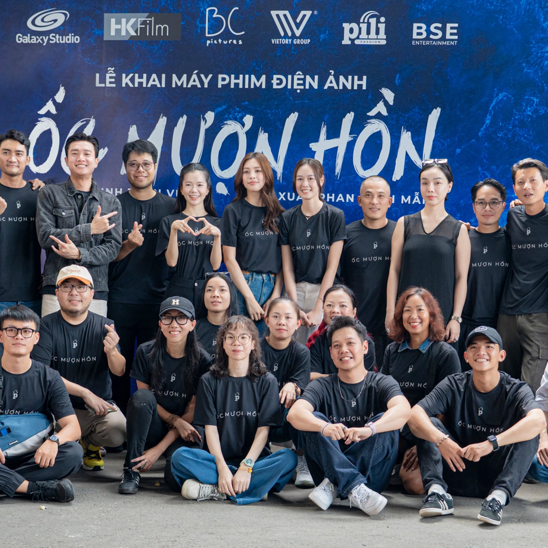Tại sao áo thun đồng phục cổ tròn luôn là lựa chọn hàng đầu của các doanh nghiệp? oc muon hon