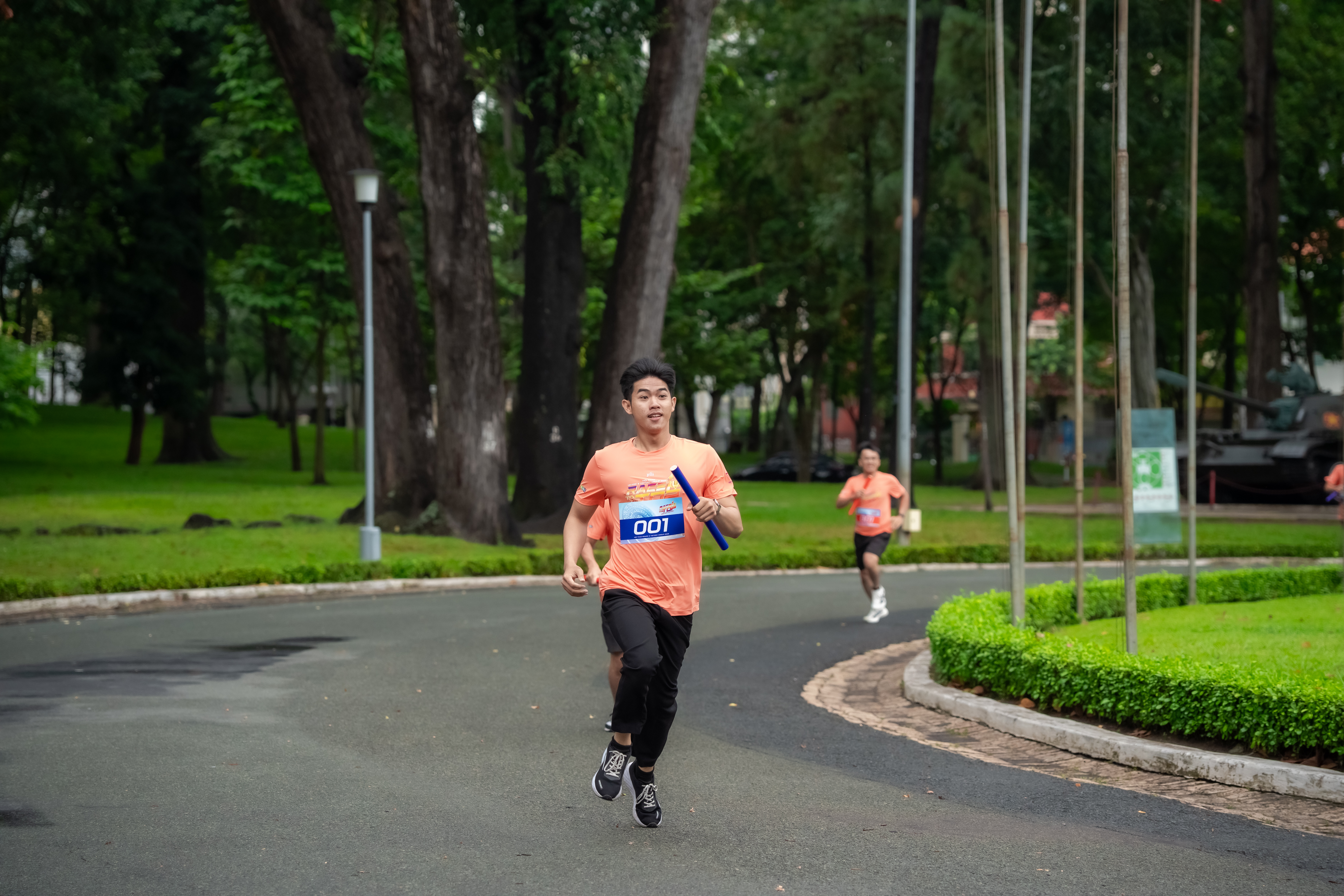 PILI Fashion cung cấp áo thun đồng phục cao cấp cho hội thao HDAMC & Vietory Group “Race to the top” áo thun đồng phục thể thao cao cấp nam