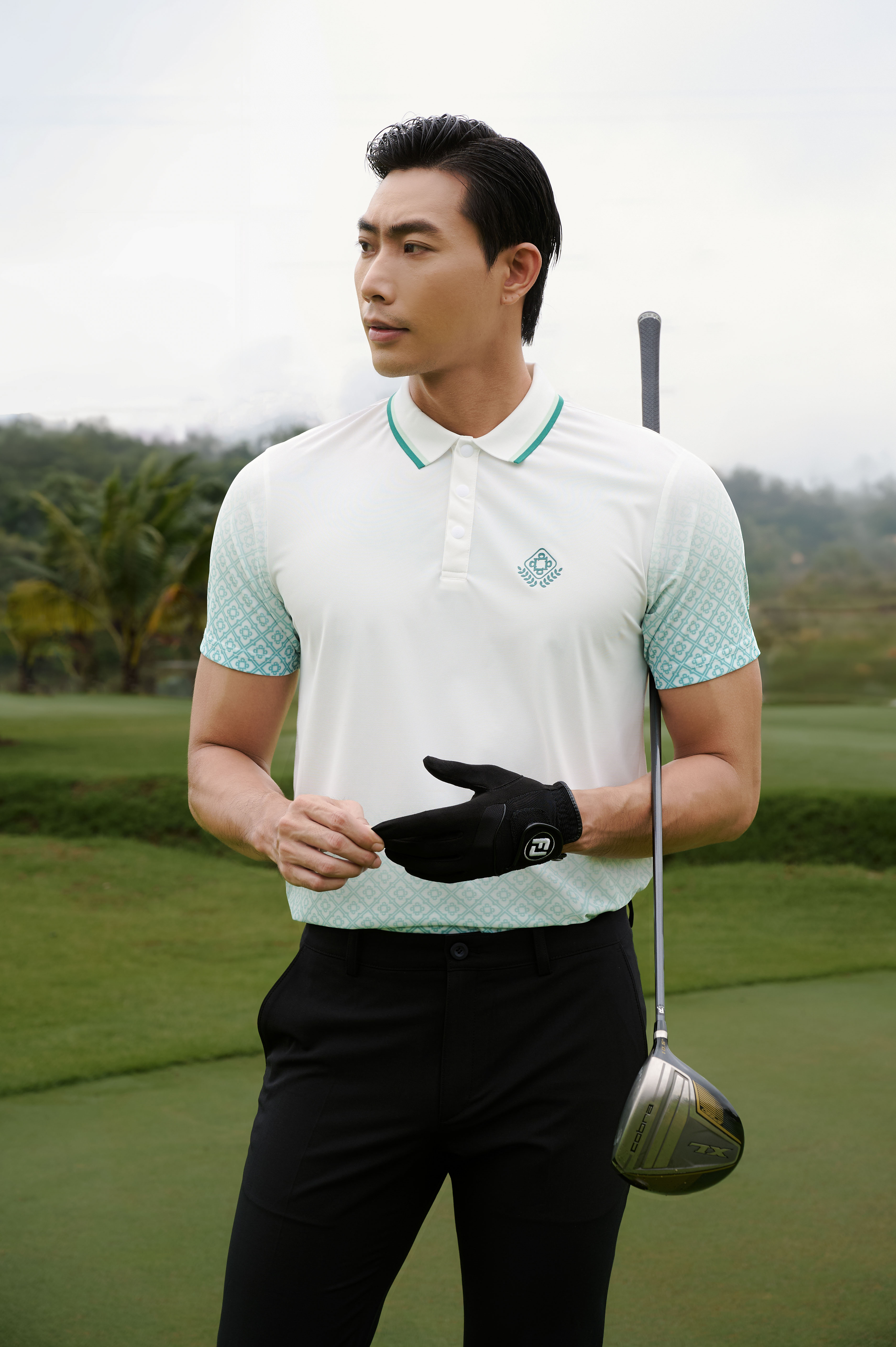 Áo Polo Chơi Golf: Tiêu Chí Chọn Áo Vừa Đẹp Vừa Thoải Mái Tối Đa ao monogram ombre thoi trang the thao
