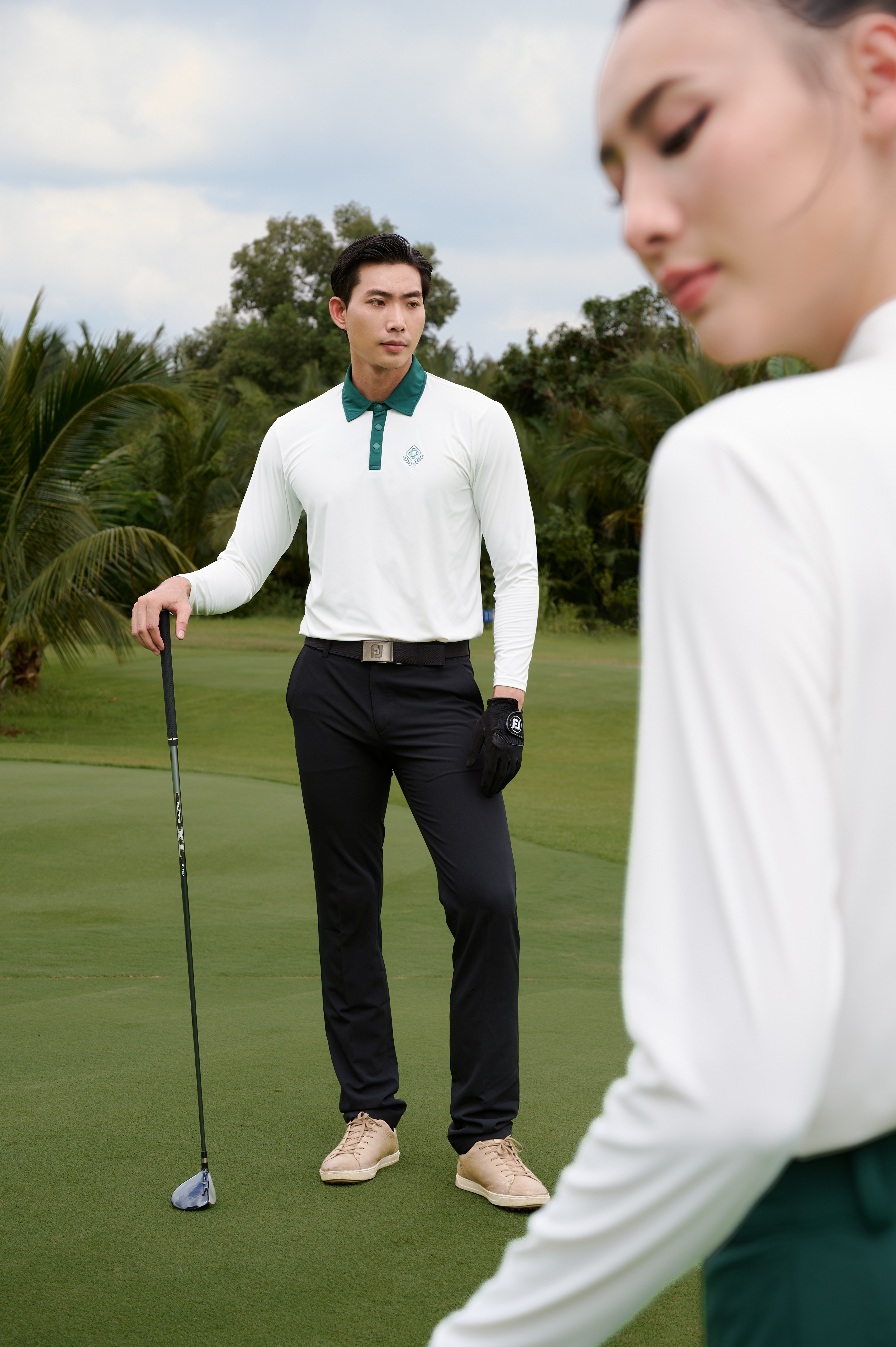 Bí Quyết Chọn Áo Polo Nam Hàng Hiệu Mặc Đi Làm Vừa Lịch Sự Vừa Thoải Mái ao polo dai tay phong cach golf cao cap