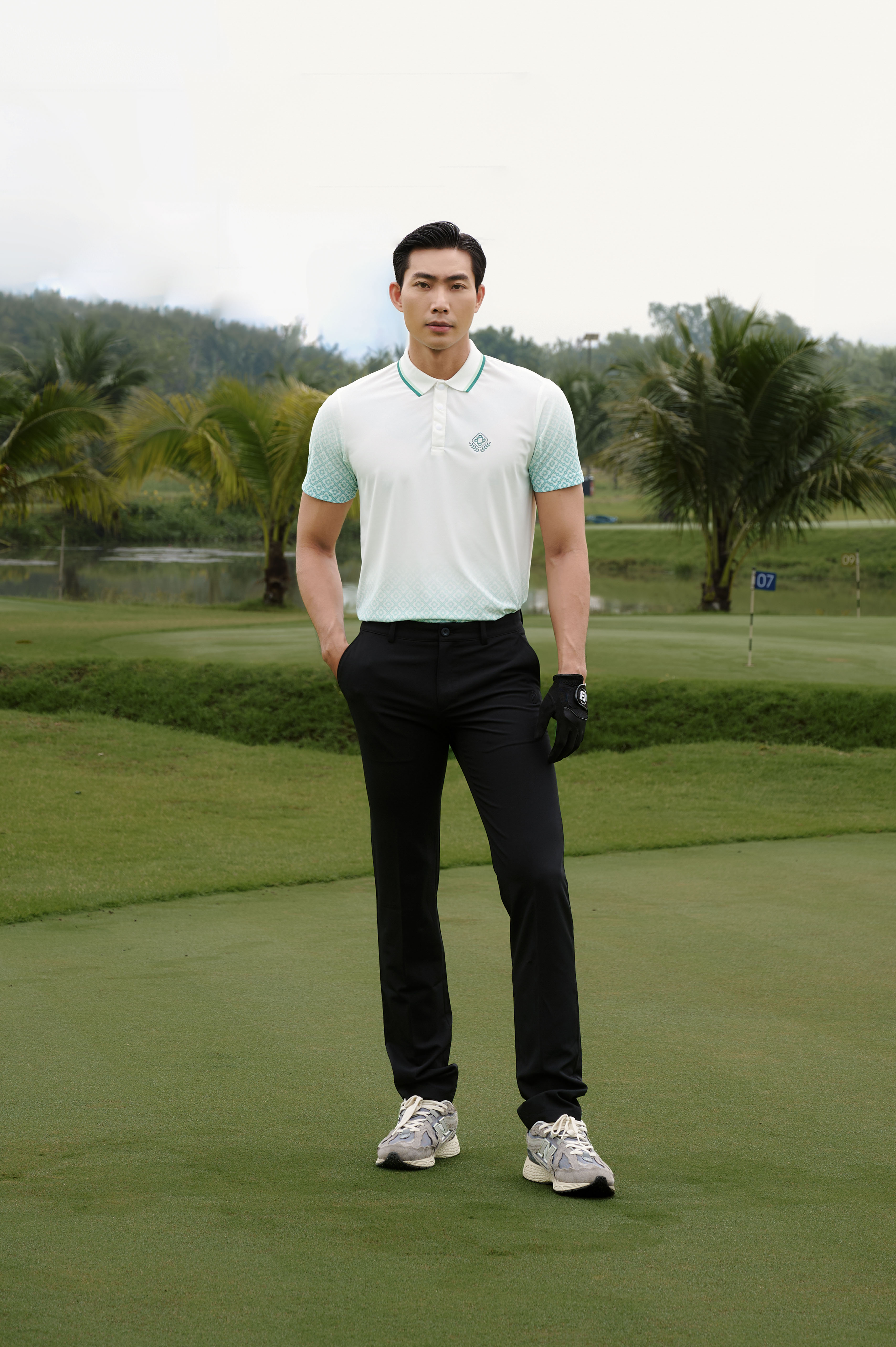 Top 10 Mẫu Áo Thun Polo Đồng Phục Công Ty Sang Trọng, Chuyên Nghiệp 2026 ao polo monogram ombre golfwear