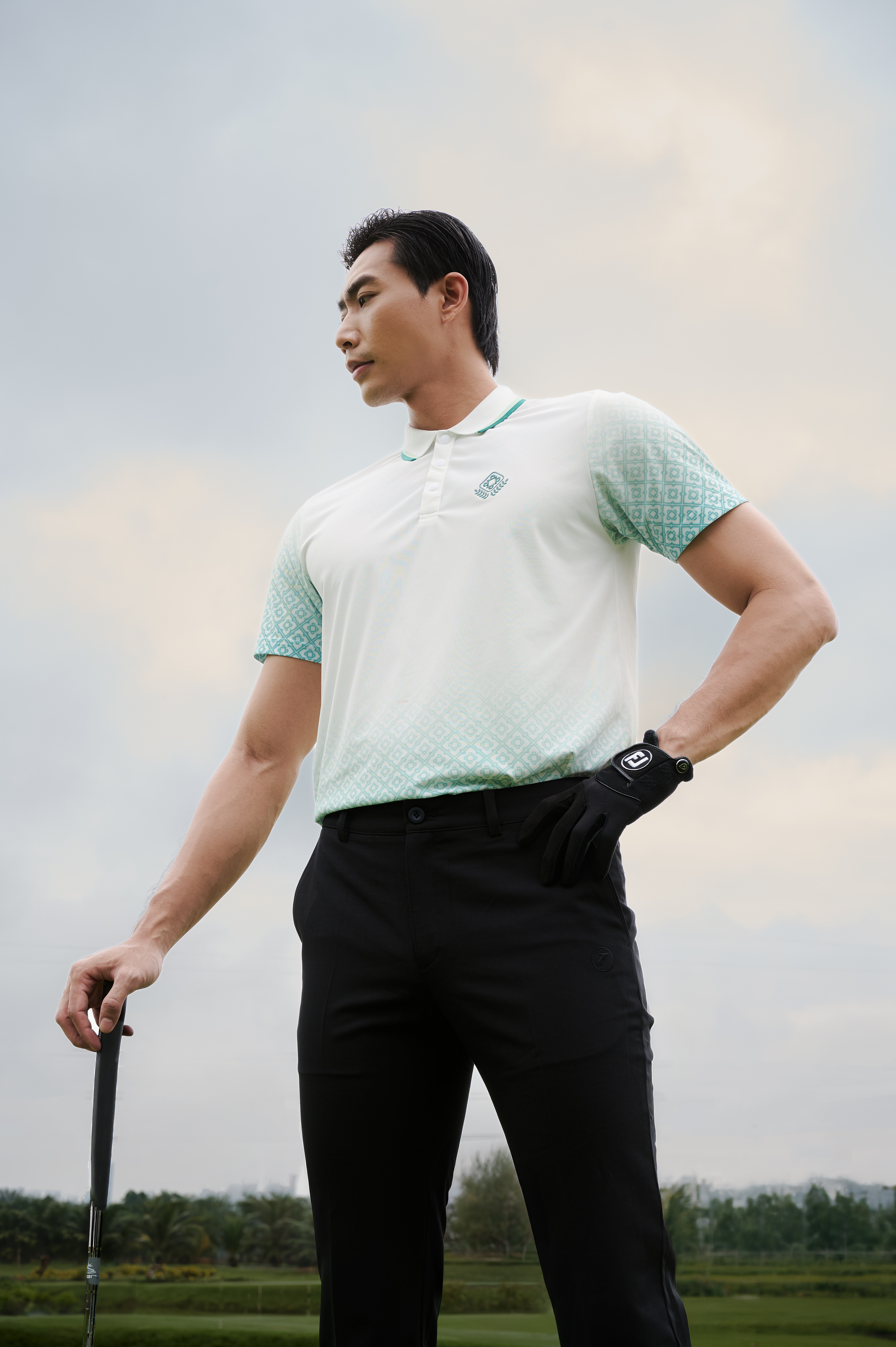 Tổng Hợp 6 Mẫu Áo Polo Nam Đẹp Dẫn Đầu Xu Hướng Thời Trang Năm Nay ao polo monogram ombre the thao pili fashion