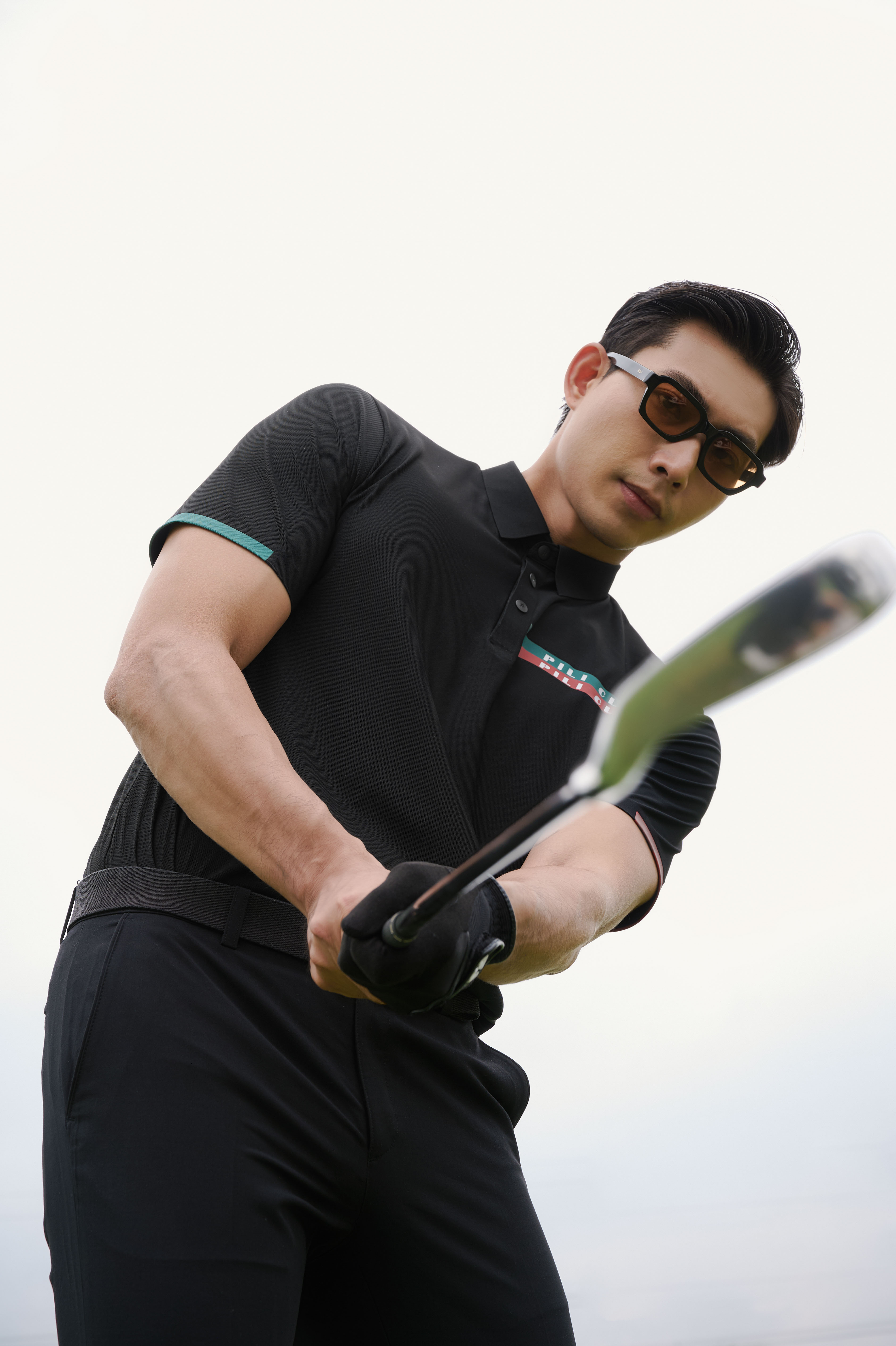 Áo Polo Chơi Golf: Tiêu Chí Chọn Áo Vừa Đẹp Vừa Thoải Mái Tối Đa ao polo pili club thoi trang golf